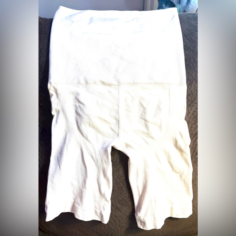 Women’s shorts/tummy shape ware, beige, size XL-XXL